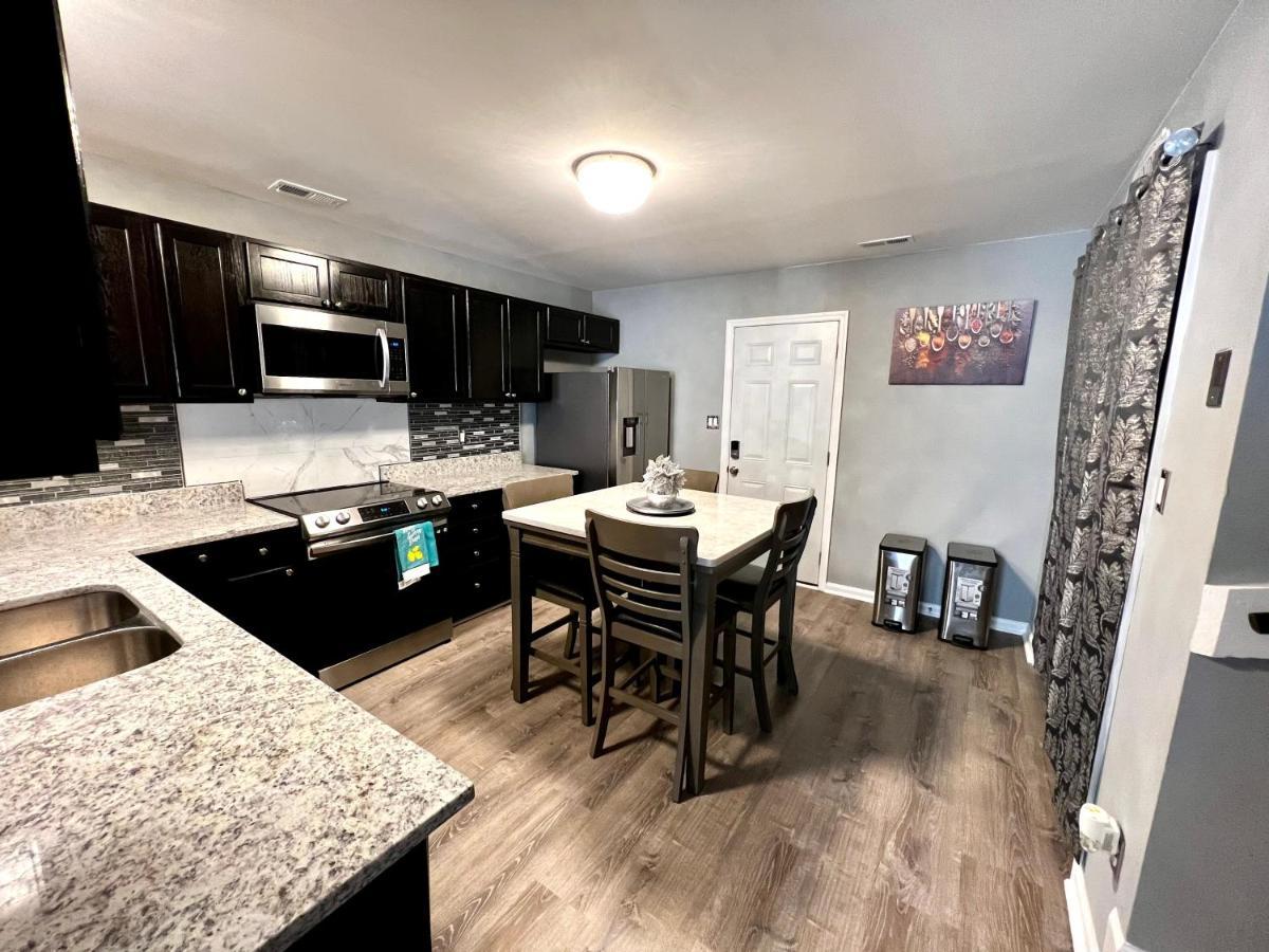 Luxury Townhome Jacksonville, Nc Экстерьер фото